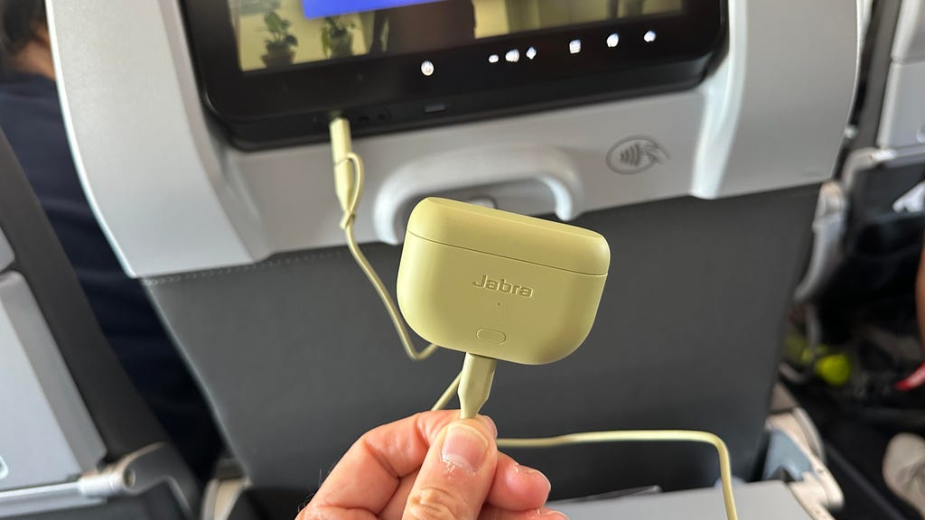 Jabra Elite 8 Active Gen 2充电盒作为蓝牙发射器